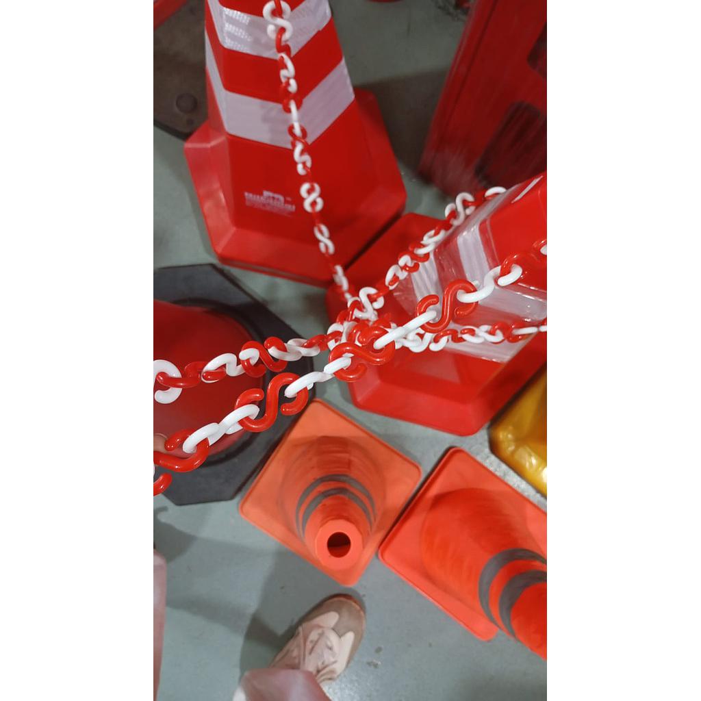 SAFETY CONE CHAIN